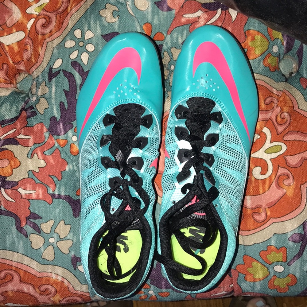 Track spikes